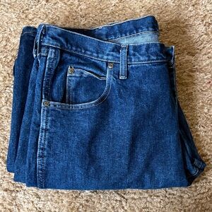 Wrangler men’s jeans size 40x34 worn once excellent condition